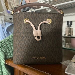 SALE Small Michael kors bucket bag